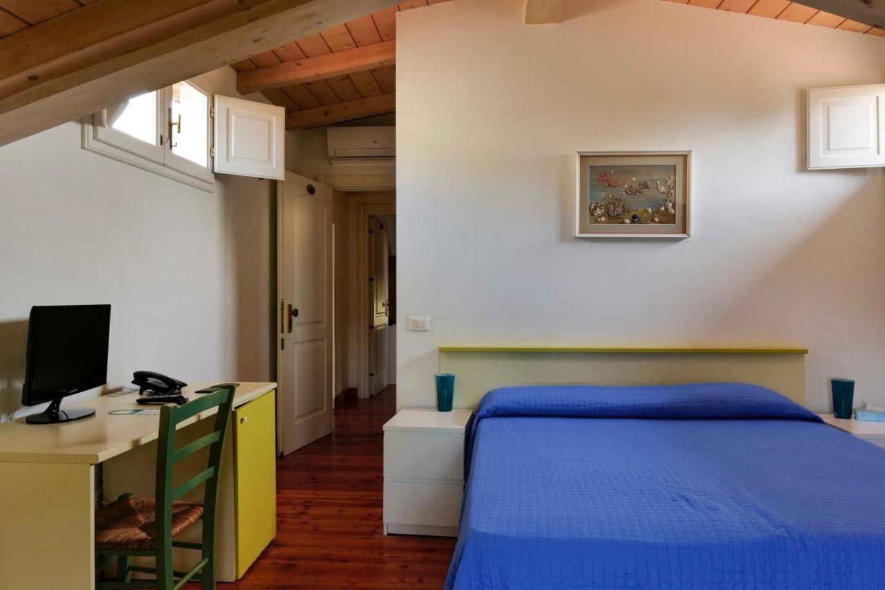 Hotel Club I Pini - Residenza D'Epoca In Versilia 리도디캄파이오레 외부 사진