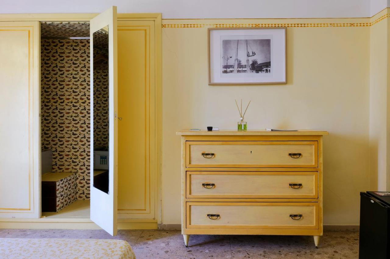 Hotel Club I Pini - Residenza D'Epoca In Versilia 리도디캄파이오레 외부 사진