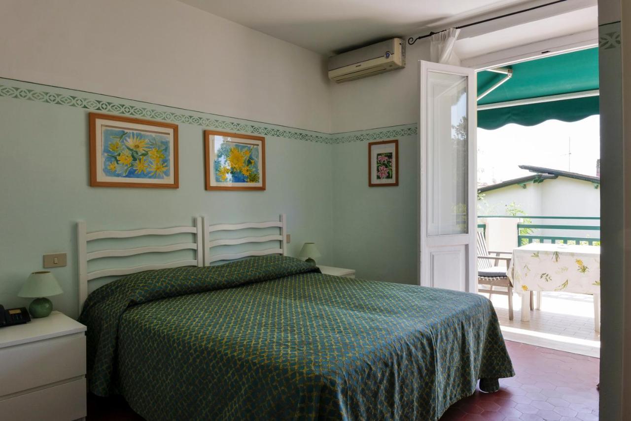 Hotel Club I Pini - Residenza D'Epoca In Versilia 리도디캄파이오레 외부 사진