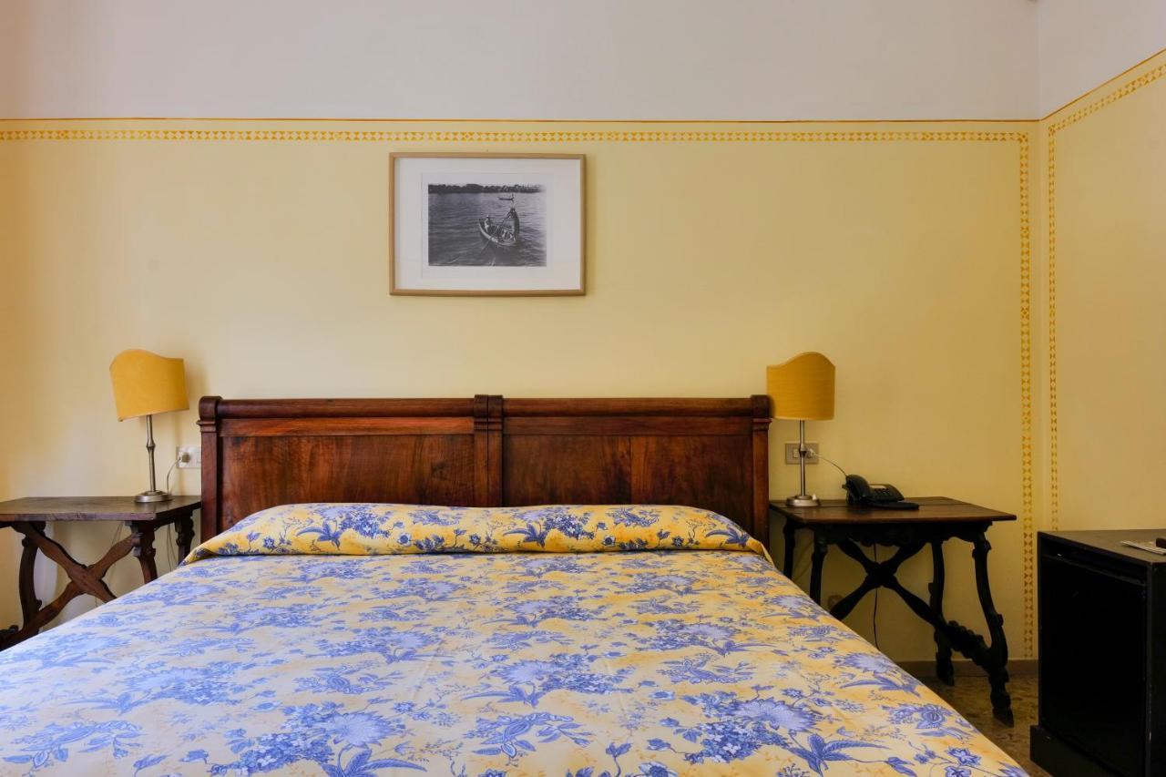 Hotel Club I Pini - Residenza D'Epoca In Versilia 리도디캄파이오레 외부 사진