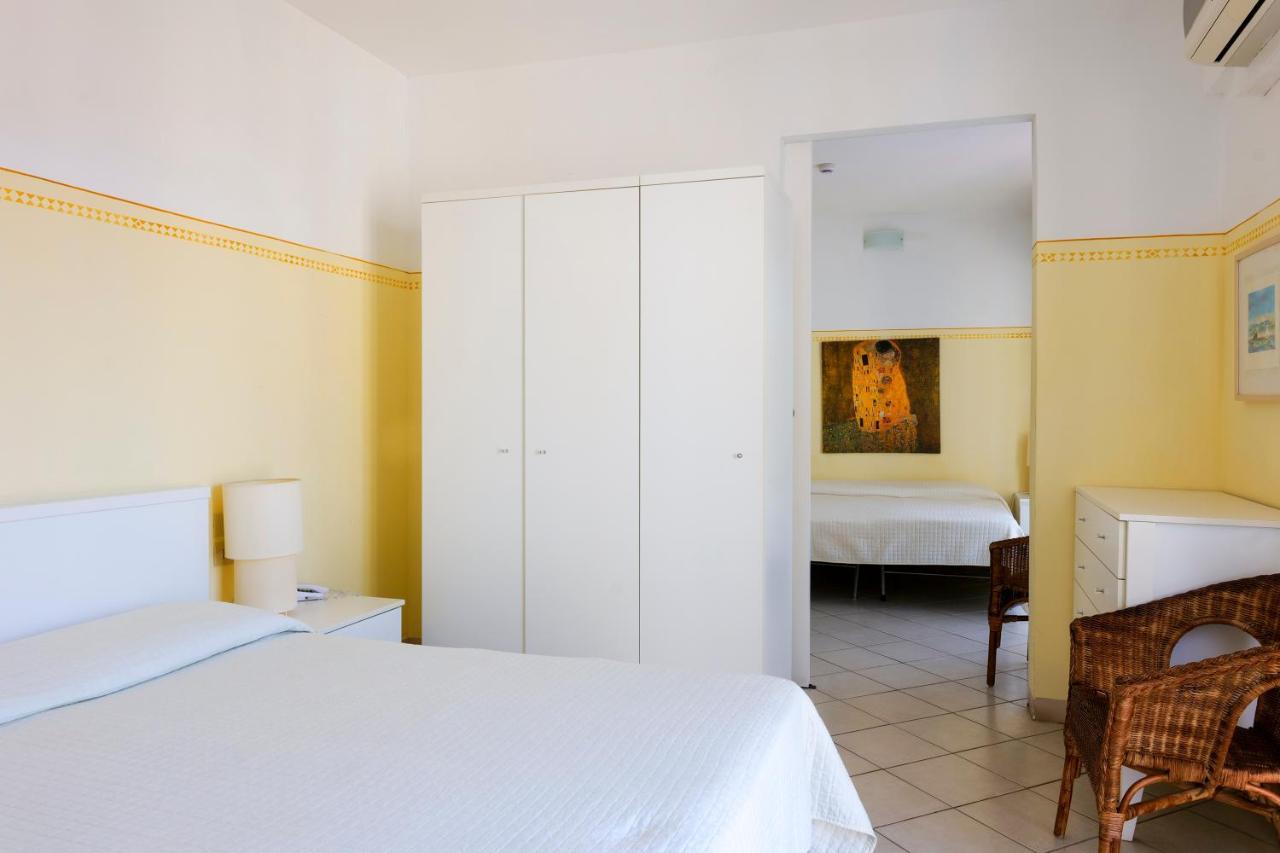 Hotel Club I Pini - Residenza D'Epoca In Versilia 리도디캄파이오레 외부 사진