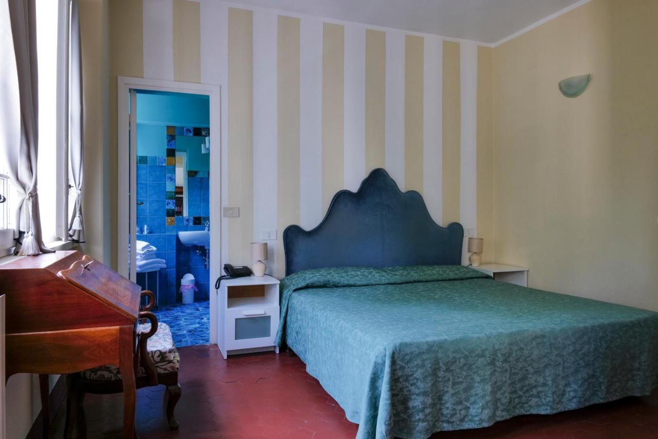 Hotel Club I Pini - Residenza D'Epoca In Versilia 리도디캄파이오레 외부 사진